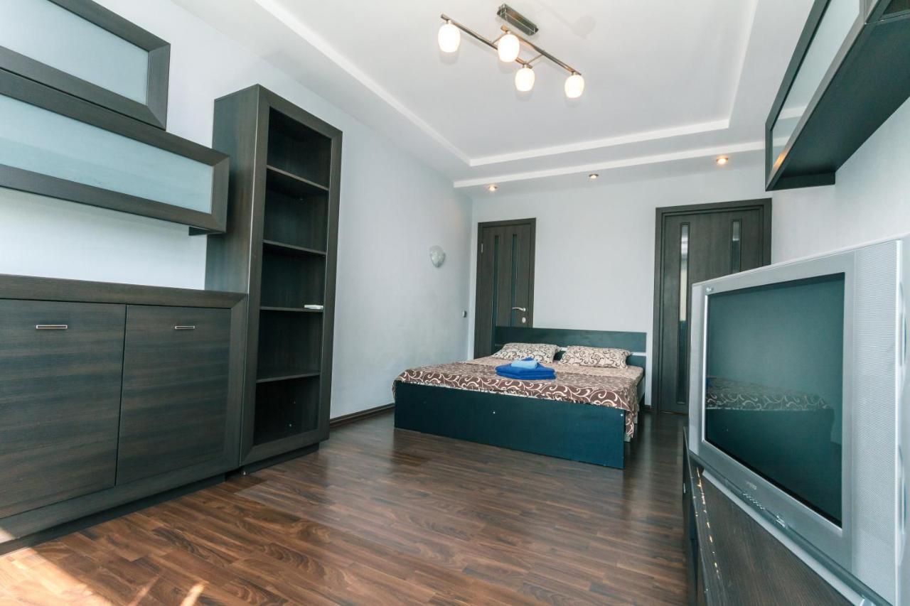 Apartments On Henerala Zhmachenka Kiev Luaran gambar