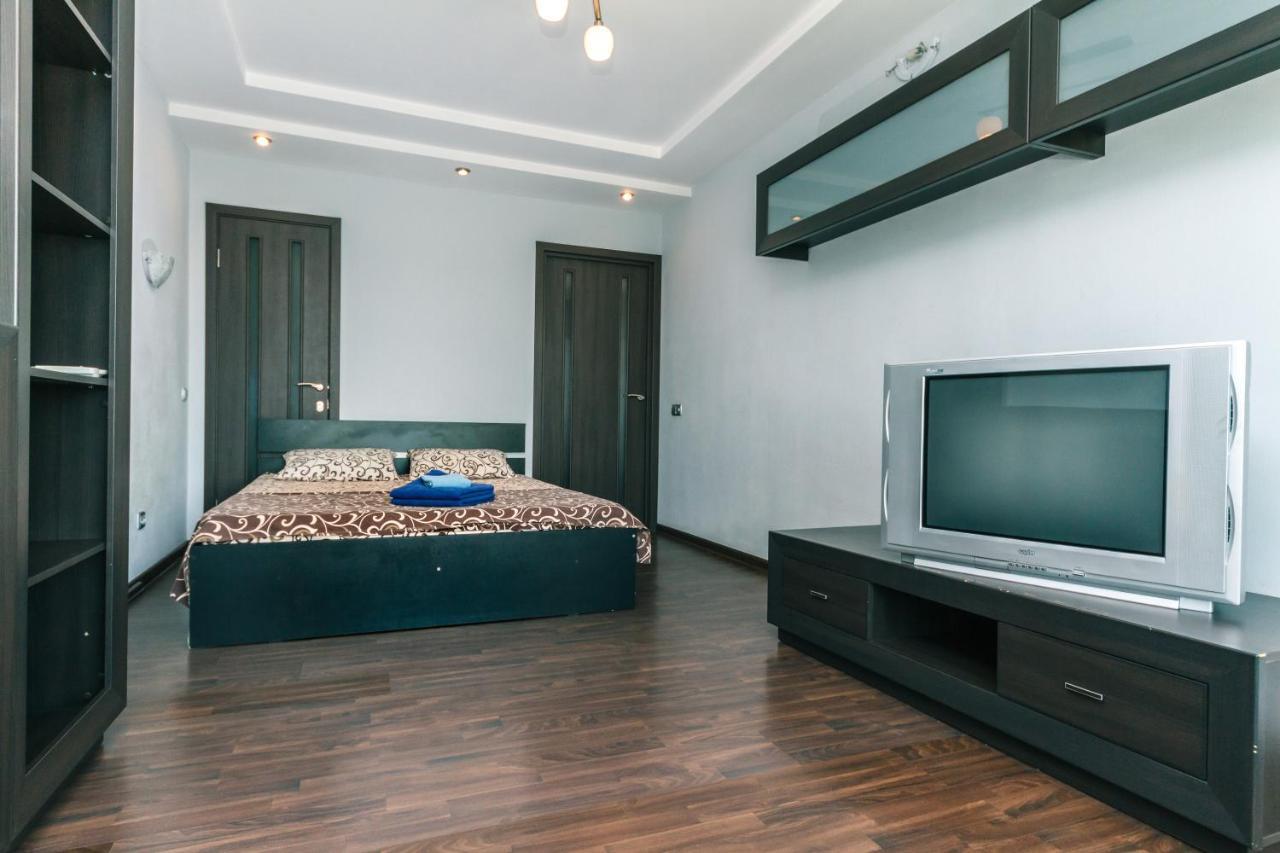 Apartments On Henerala Zhmachenka Kiev Luaran gambar