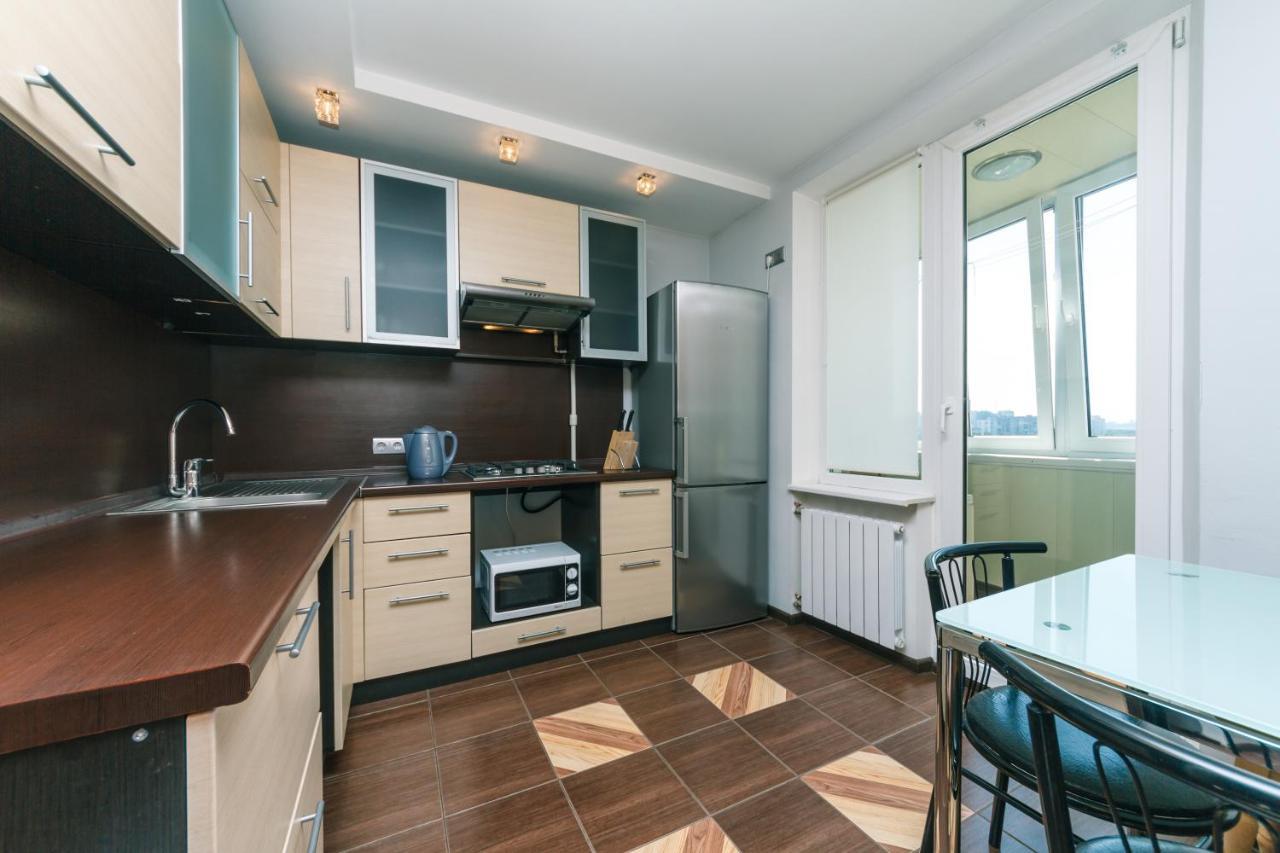 Apartments On Henerala Zhmachenka Kiev Luaran gambar