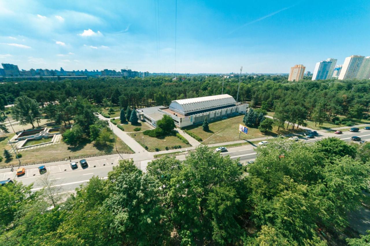 Apartments On Henerala Zhmachenka Kiev Luaran gambar